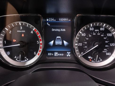 Used 2019 Nissan Titan SL w/ Midnight Edition AWD/4WD image 26