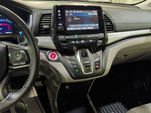 Used 2019 Honda Odyssey EX-L image 17