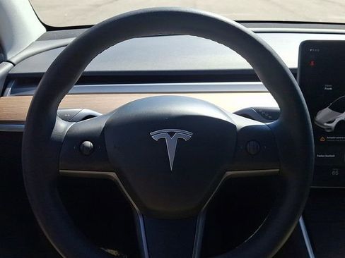 Used 2020 Tesla Model Y Long Range image 22