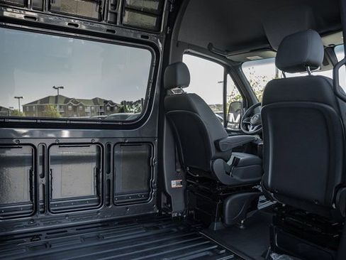 Used 2024 Mercedes-Benz Sprinter 3500 image 33