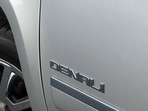 Used 2010 GMC Yukon Denali AWD/4WD image 11