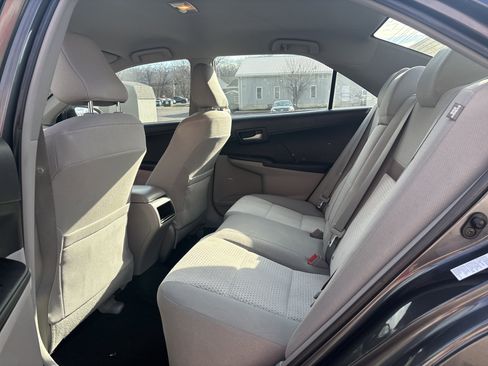 Used 2012 Toyota Camry image 14