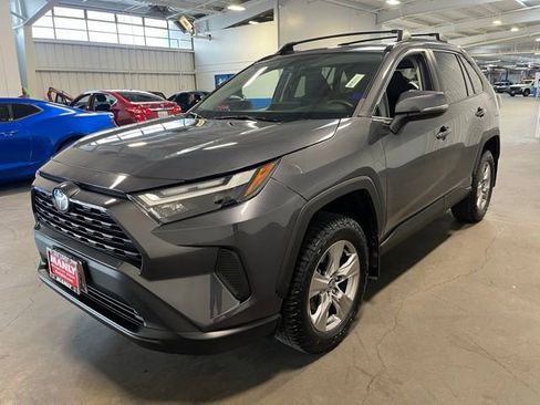 Used 2022 Toyota RAV4 XLE w/ Convenience Package FWD image 7