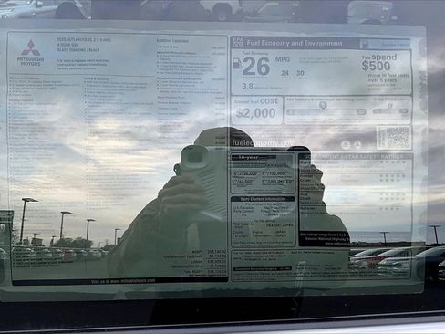 New 2025 Mitsubishi Outlander SE image 13