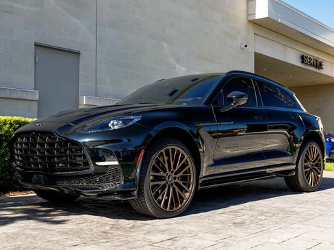 Used 2025 Aston Martin DBX 707 image 30