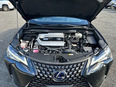 Certified 2022 Lexus UX 250h w/ Accessory Package (Z1) image 11
