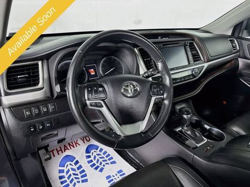 Used 2019 Toyota Highlander Limited AWD/4WD image 9