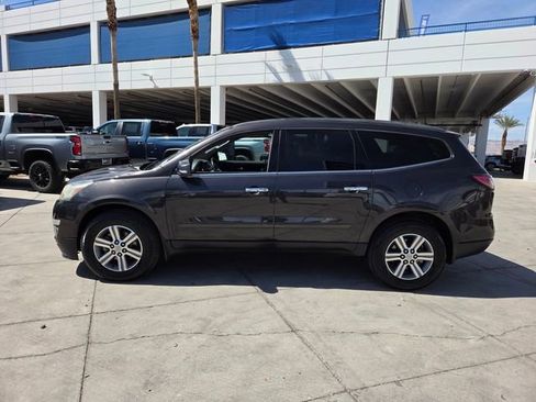 Certified 2015 Chevrolet Traverse LT image 3