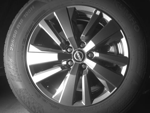 Used 2025 Nissan Pathfinder SV image 13