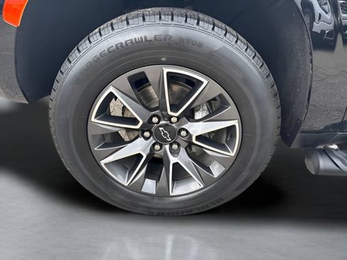 Used 2023 Chevrolet Tahoe Z71 w/ Z71 Off-Road Package AWD/4WD image 41
