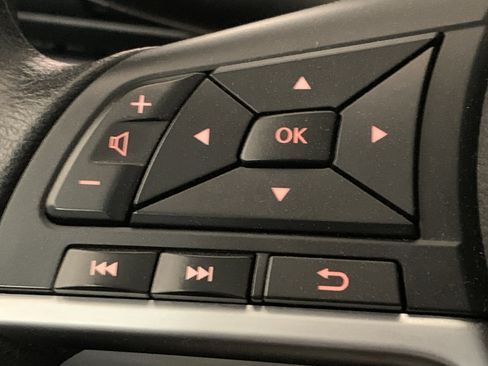 Used 2025 Nissan Altima 2.5 SV image 9