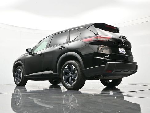 Used 2024 Nissan Rogue SV image 45