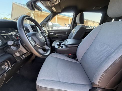 Used 2024 RAM 2500 Big Horn w/ Bed Utility Group image 14