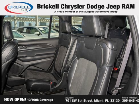 Used 2023 Jeep Grand Cherokee L Laredo image 18