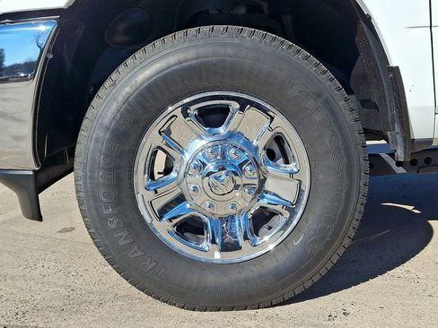 Used 2024 RAM 2500 Tradesman w/ Chrome Appearance Group image 8