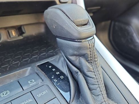 Used 2021 Toyota RAV4 XLE image 22