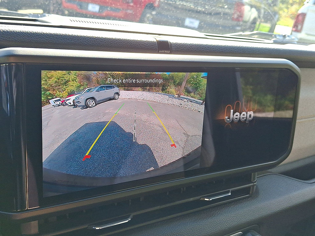 Used 2025 Jeep Wrangler Sport AWD/4WD image 15