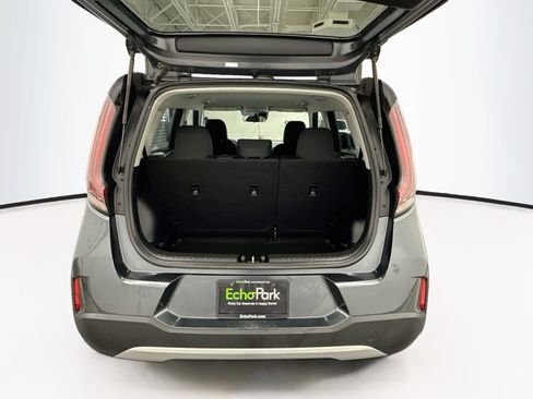 Used 2025 Kia Soul LX w/ LX Technology Package FWD image 28
