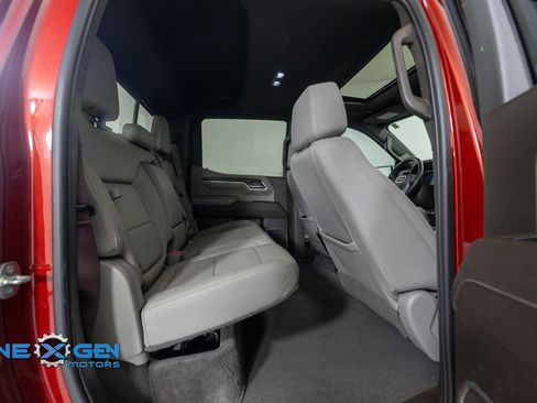 Used 2023 GMC Sierra 1500 SLT AWD/4WD image 35