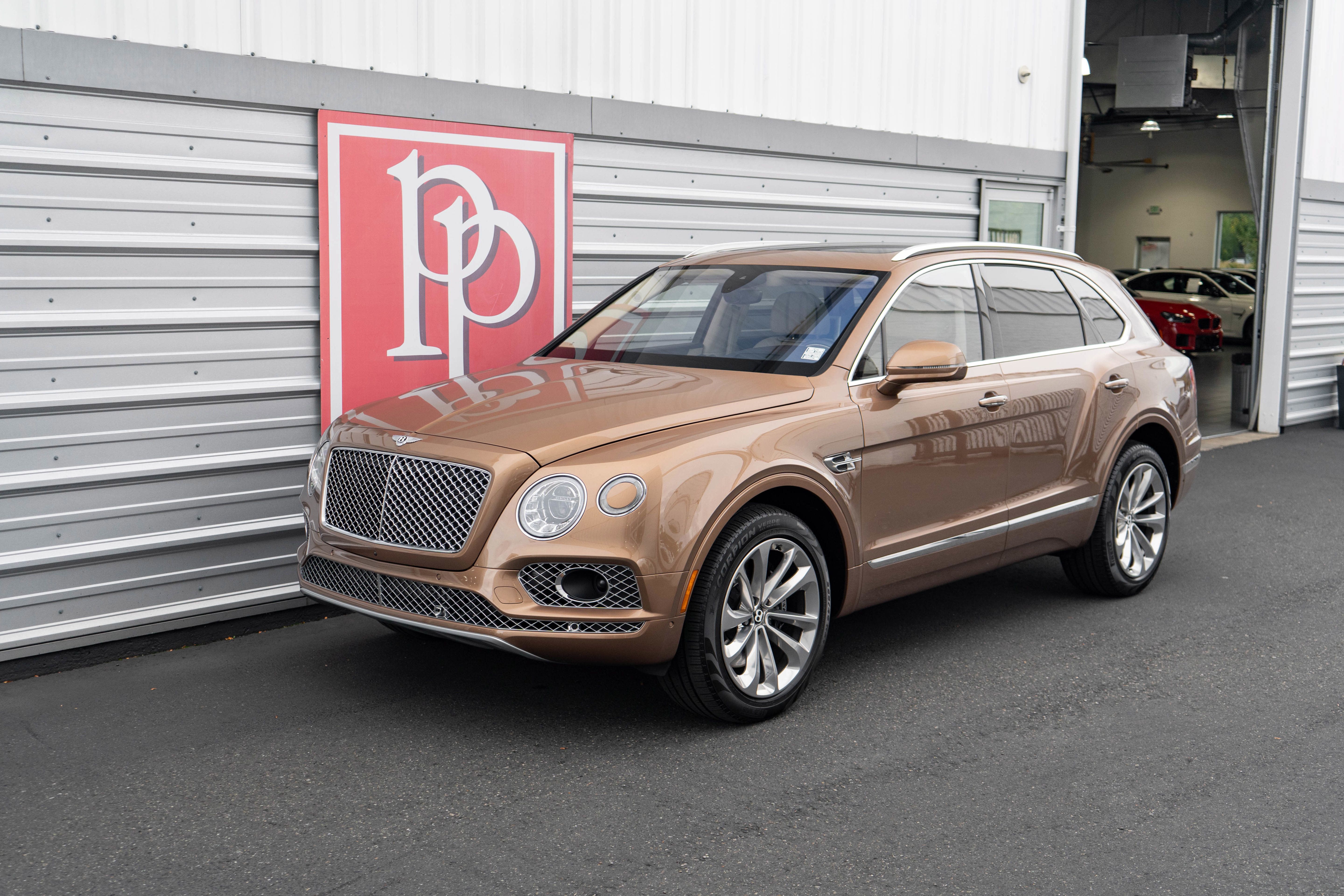 Used 2017 Bentley Bentayga AWD/4WD image 53