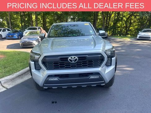 Used 2024 Toyota Tacoma TRD Off-Road AWD/4WD image 12