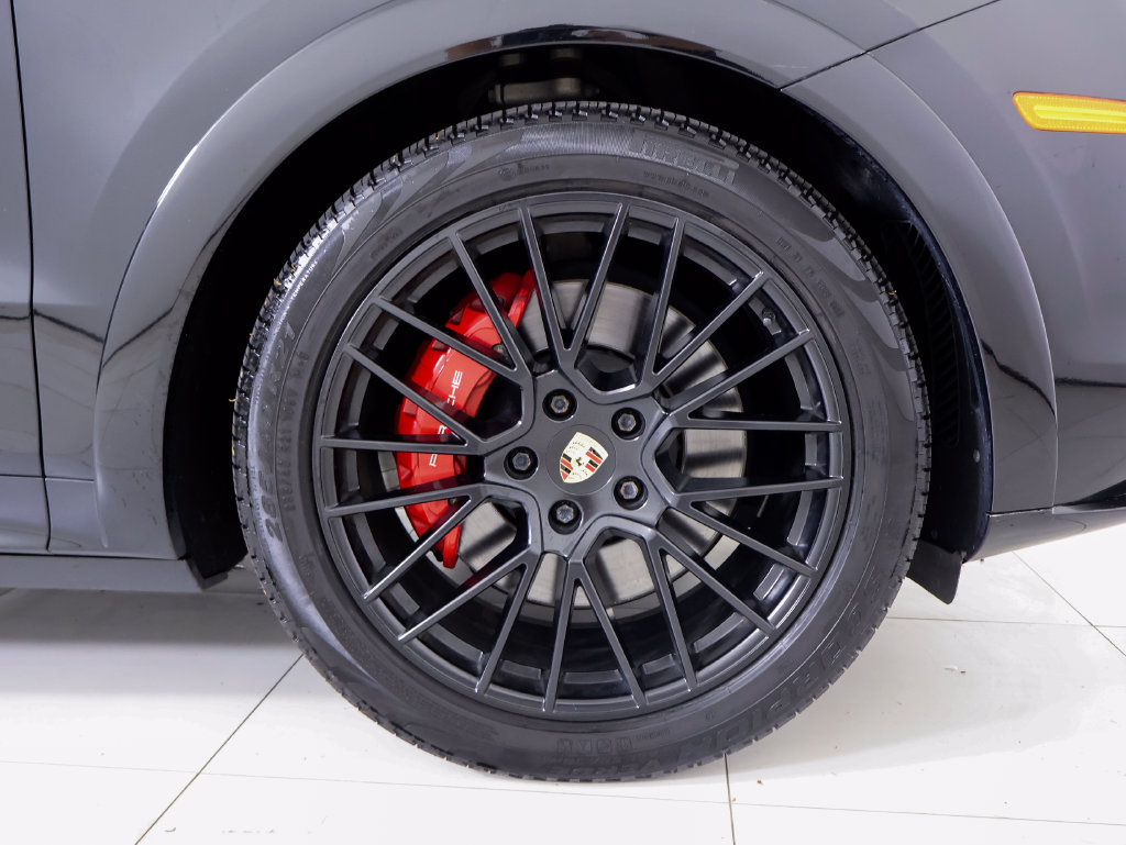 Certified 2023 Porsche Cayenne GTS w/ Premium Package Plus AWD/4WD image 32