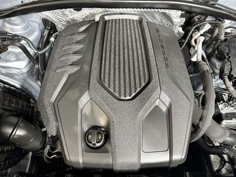 Used 2025 Porsche Macan image 28