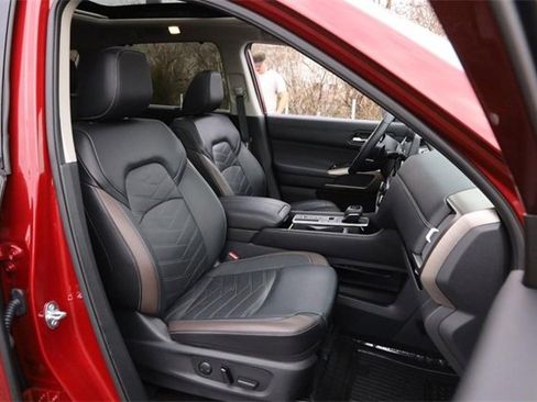 Certified 2024 Nissan Pathfinder Platinum w/ Cargo Package image 27