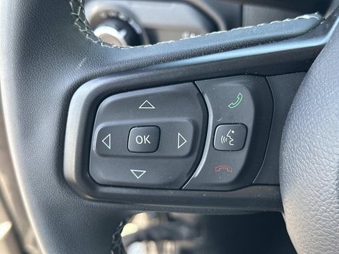 Used 2025 Jeep Wrangler Unlimited Rubicon AWD/4WD image 26