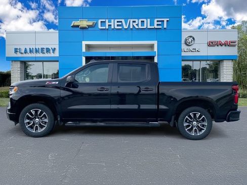 Certified 2022 Chevrolet Silverado 1500 RST image 2