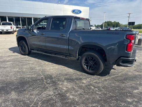 Used 2021 Chevrolet Silverado 1500 Custom Trail Boss w/ LPO, Dark Essentials Package AWD/4WD image 2