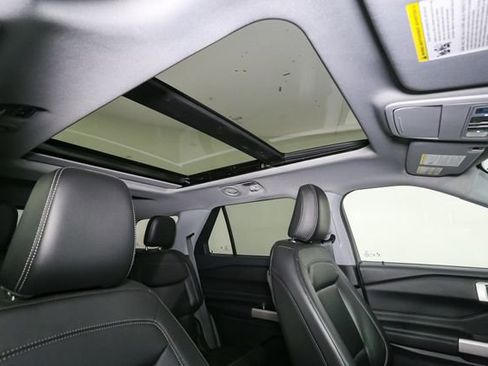 Used 2023 Ford Explorer XLT w/ Equipment Group 202A image 18