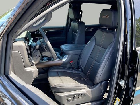 Used 2025 Chevrolet Silverado 1500 High Country w/ Midnight Edition AWD/4WD image 24