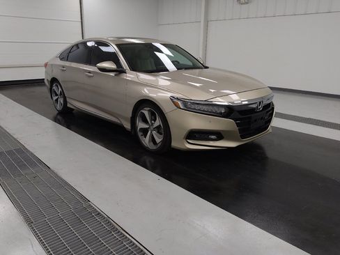 Used 2018 Honda Accord Touring image 13