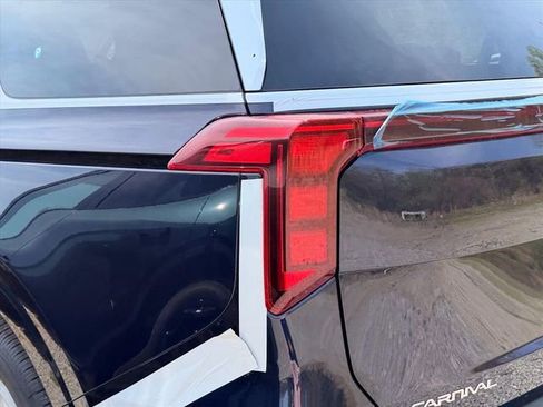 New 2026 Kia Carnival FWD image 15