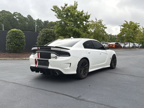 Used 2022 Dodge Charger Scat Pack w/ Dynamics Package RWD image 3