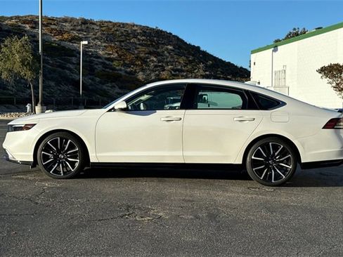 Used 2023 Honda Accord Touring image 8