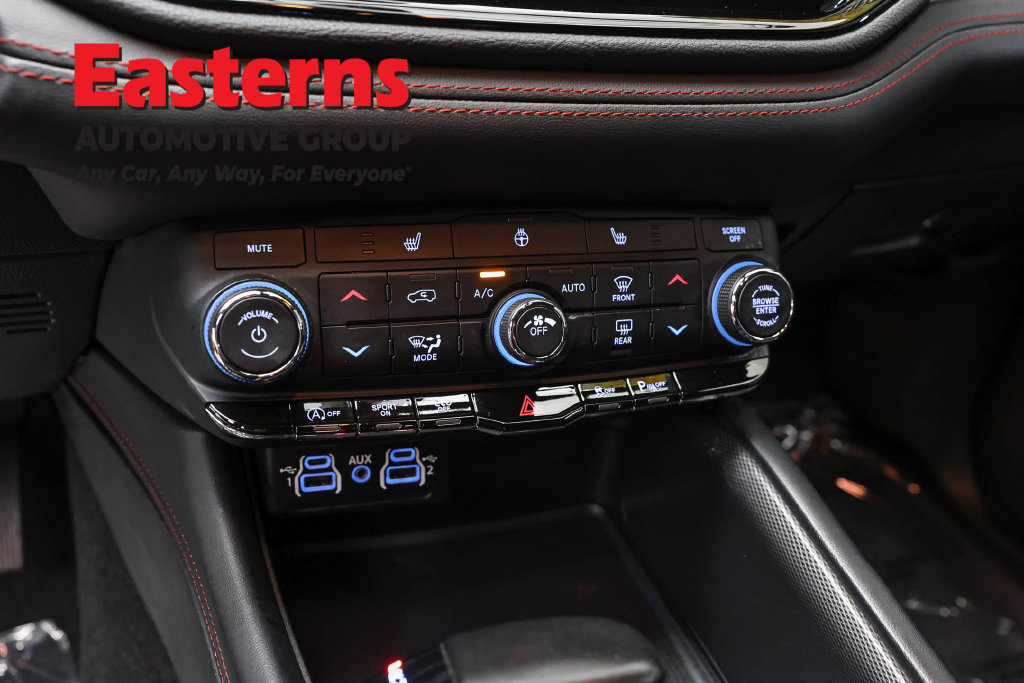 Used 2025 Dodge Durango GT RWD image 22