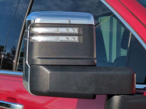 Used 2024 GMC Sierra 2500 SLT w/ SLT Premium Package image 12