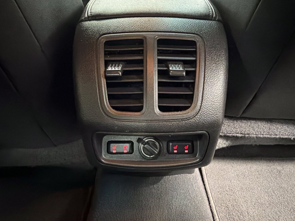 Used 2019 Ford Taurus Limited FWD image 11