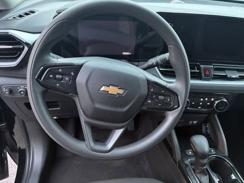 Used 2025 Chevrolet TrailBlazer LT image 25