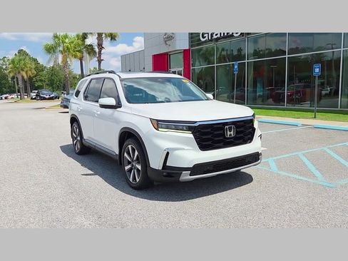 Used 2025 Honda Pilot Elite image 17