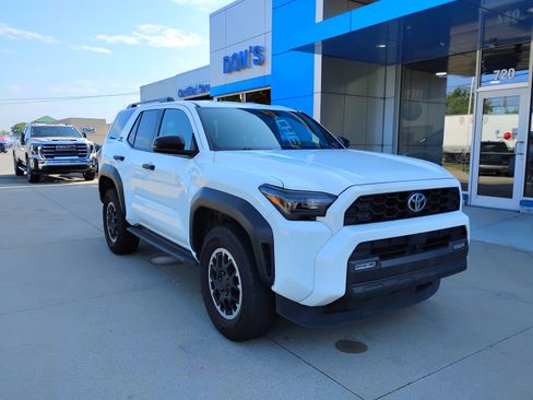 Used 2025 Toyota 4Runner TRD Off-Road AWD/4WD image 3
