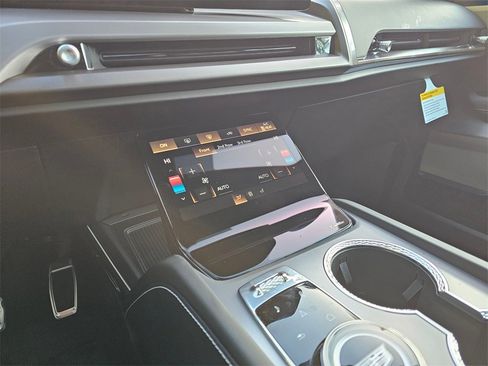 New 2026 Cadillac Vistiq Sport image 22