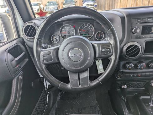 Used 2018 Jeep Wrangler Sport AWD/4WD image 16