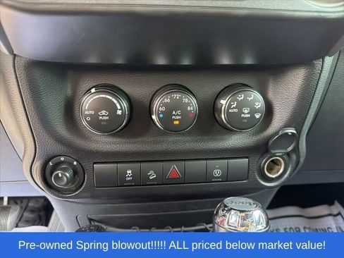 Used 2018 Jeep Wrangler Rubicon w/ Cold Weather Group AWD/4WD image 50