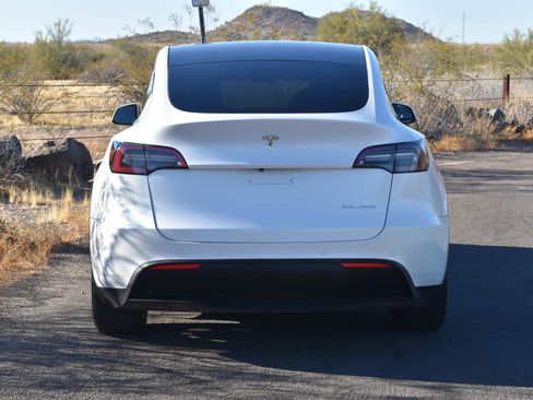 Used 2020 Tesla Model Y Long Range image 4