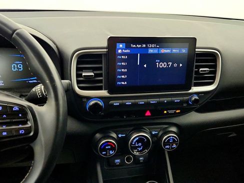 Used 2023 Hyundai Venue SEL FWD image 18