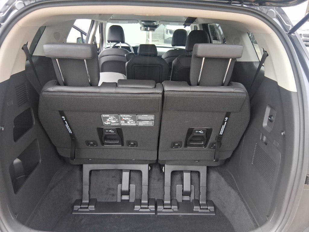 Certified 2026 Kia Carnival FWD image 20