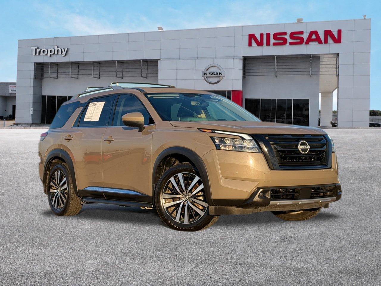 Certified 2024 Nissan Pathfinder Platinum w/ Lighting Package (N93) AWD/4WD image 1